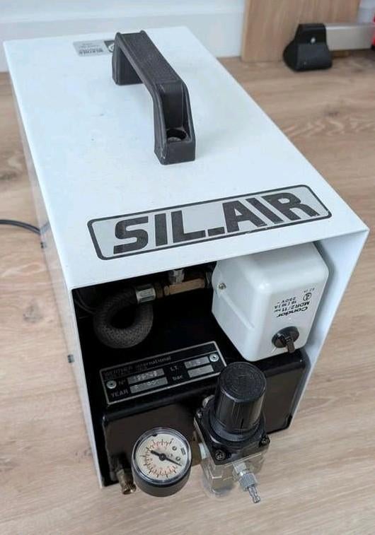 Werther International Sil-Air Compressor, Doe-het-zelf en Verbouw, Compressors, Gebruikt, Minder dan 6 bar, Minder dan 25 liter