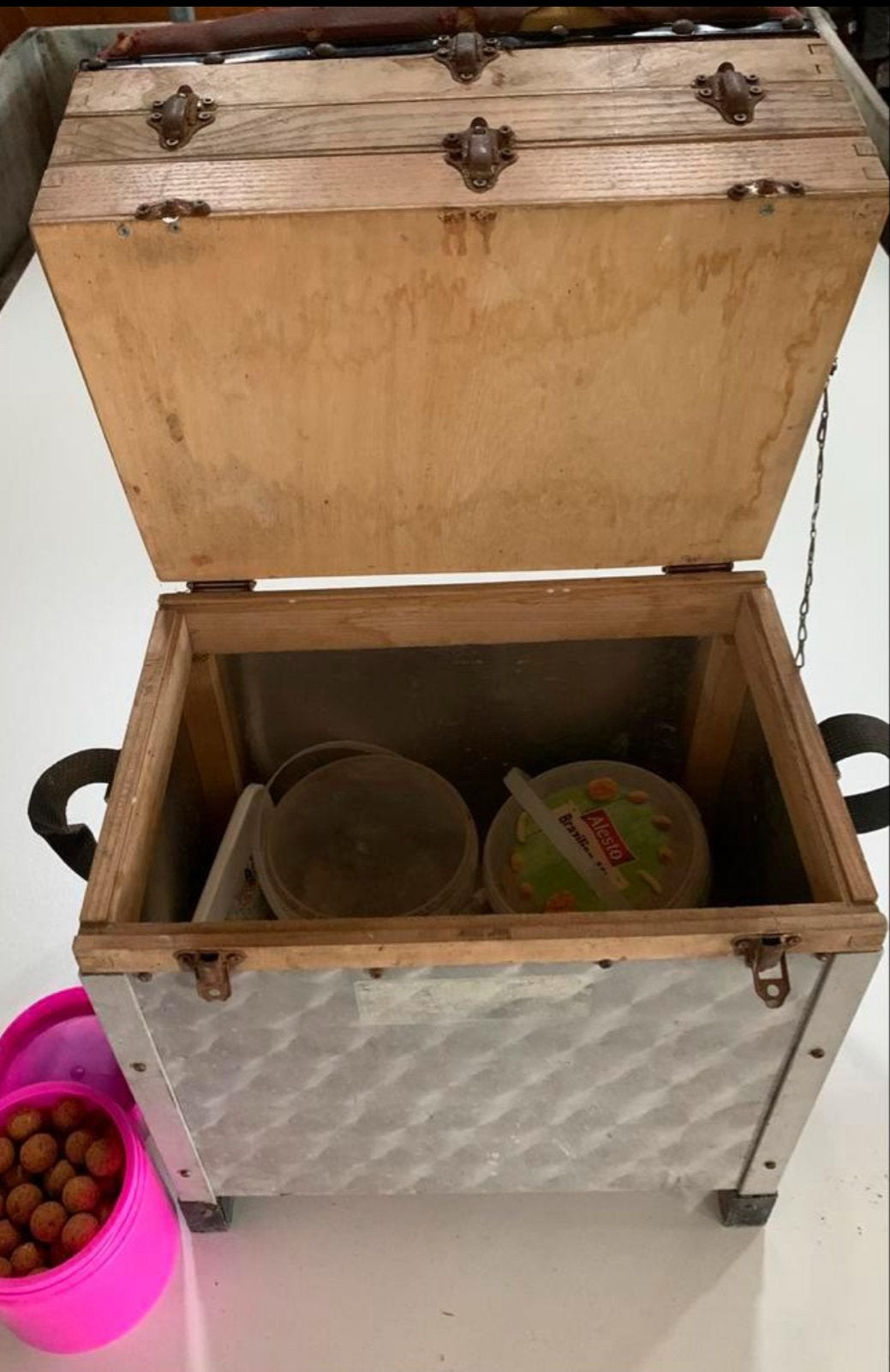 Vintage houten viskist met aluminium onderstel, Ophalen of Verzenden, Gebruikt, Overige typen