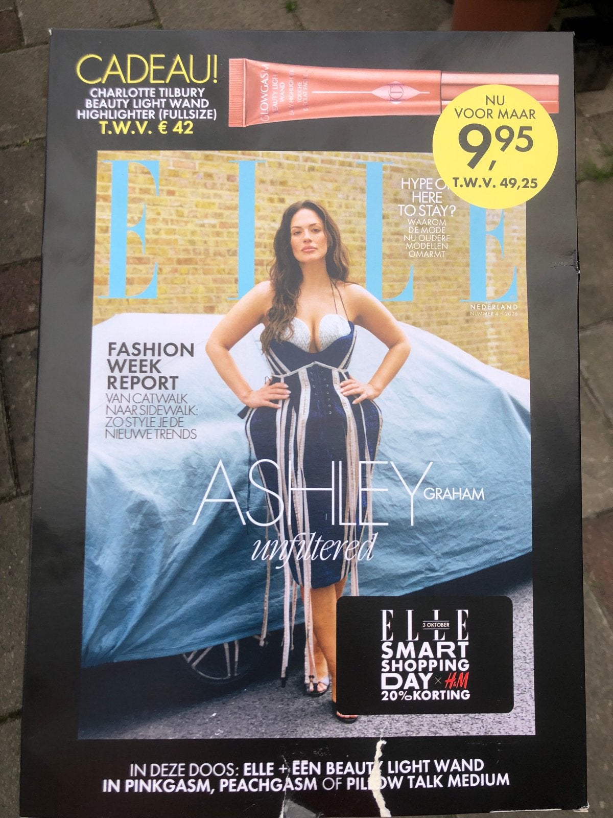 Elle magazine met Ashley Graham en Charlotte Tilbury cadeau, Boeken, Tijdschriften en Kranten, Ophalen of Verzenden, Nieuw, Damesbladen