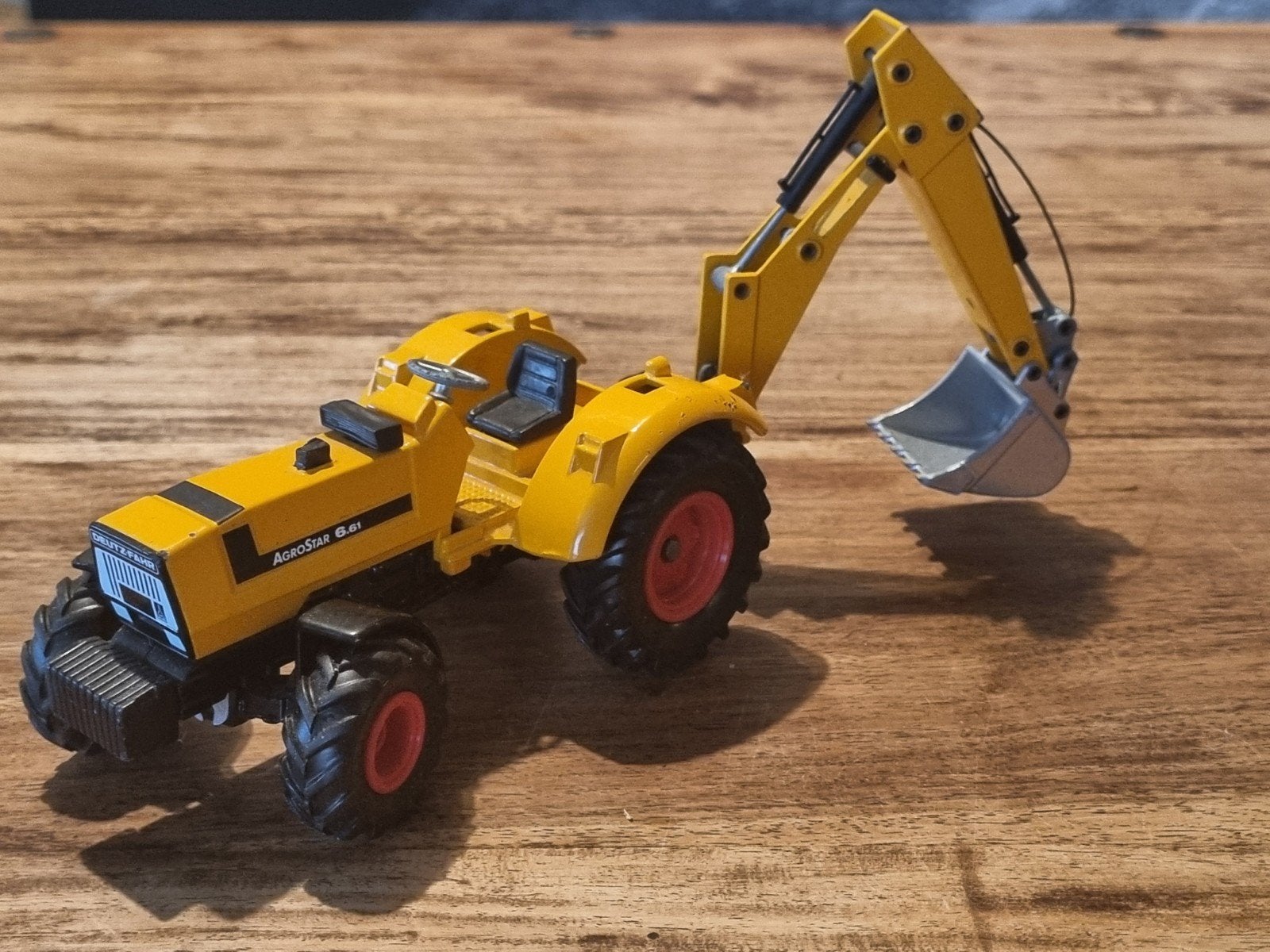 Siku Deutz-Fahr AgroStar 6.61 met voorlader, Ophalen of Verzenden, Gebruikt