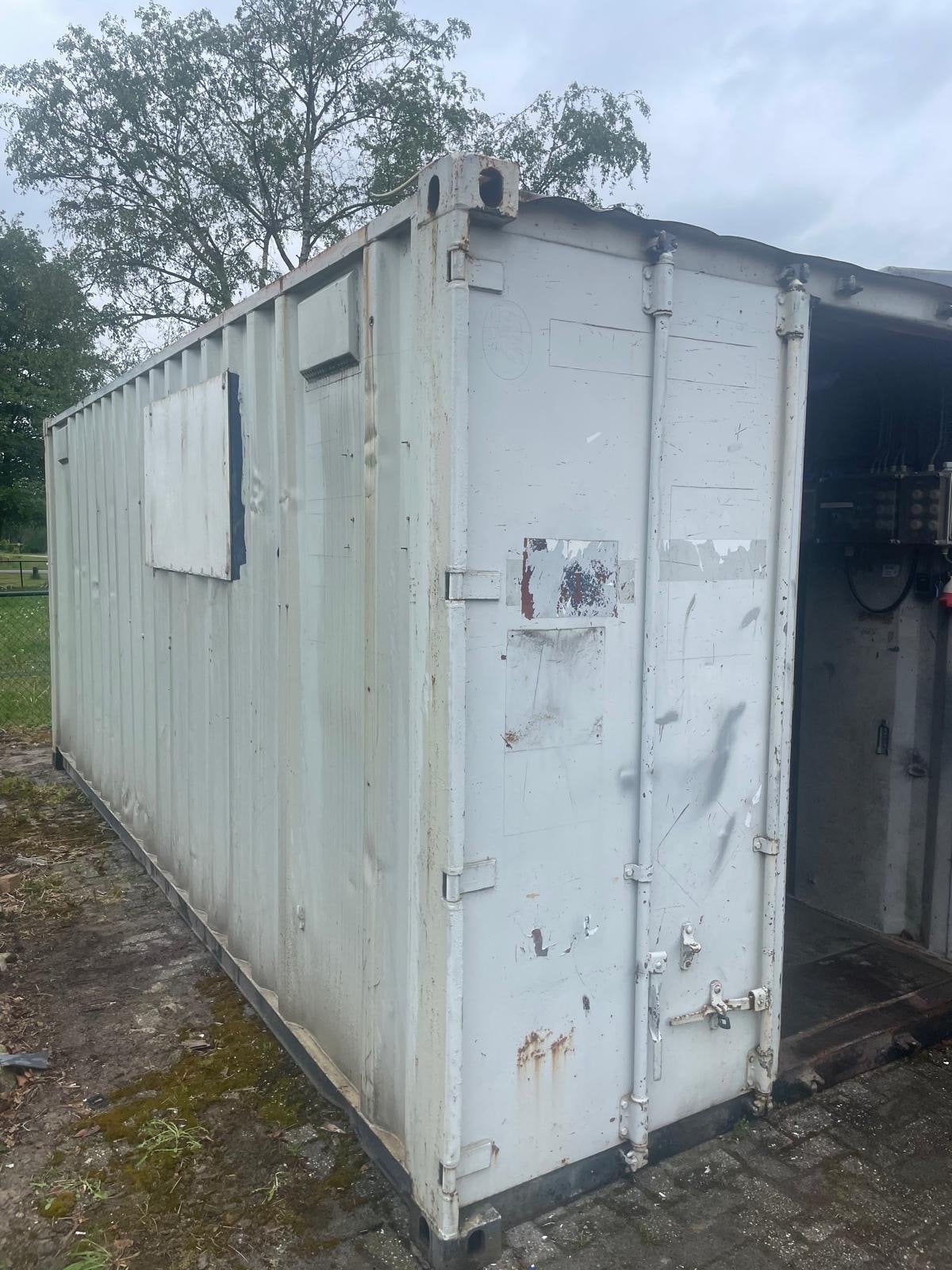 Werkplaatscontainer met complete inrichting, Ophalen