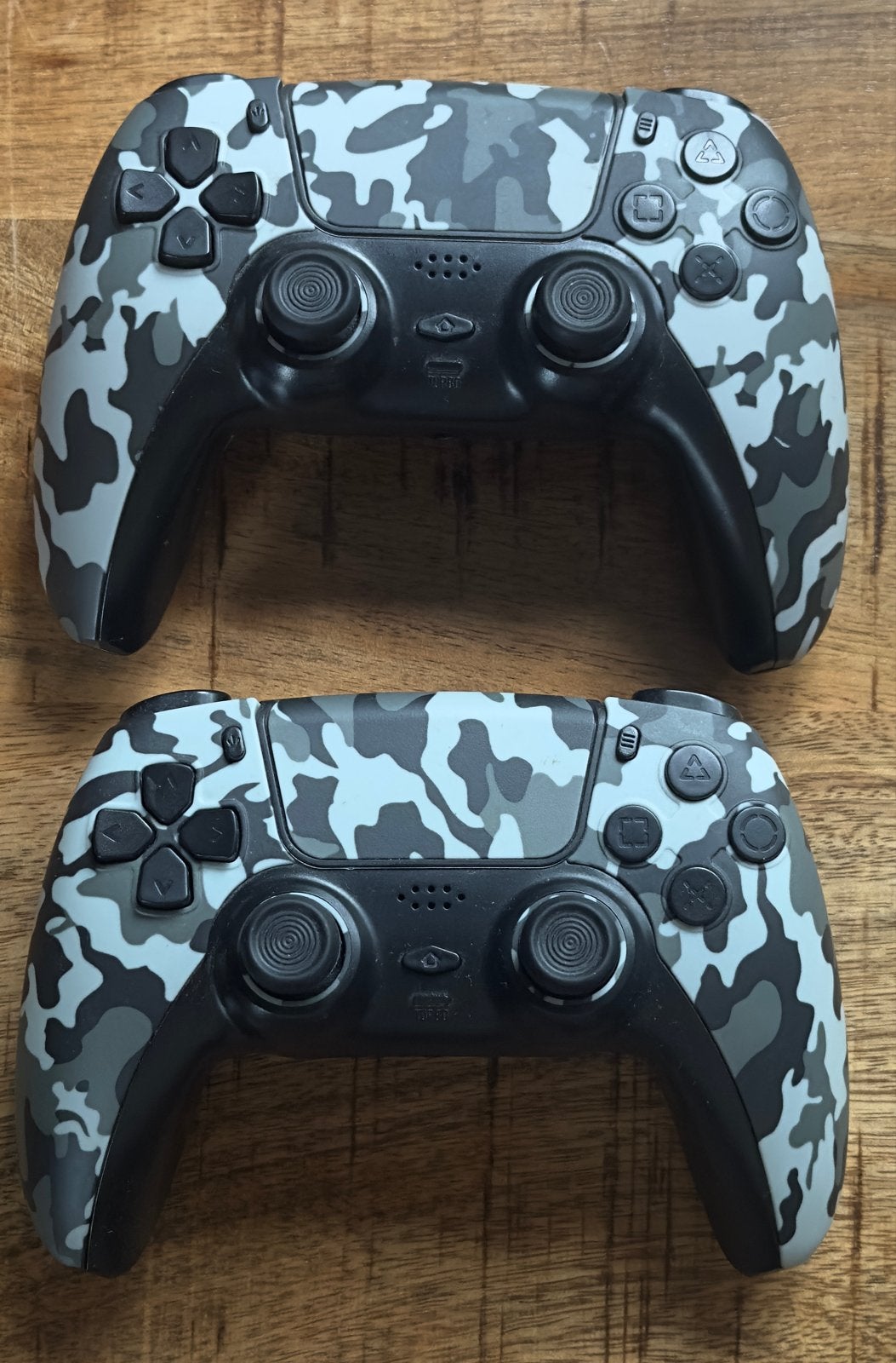 2x Battletron draadloze PS4 controllers - Camouflage, Gebruikt, Ophalen of Verzenden, Controller, PlayStation 4