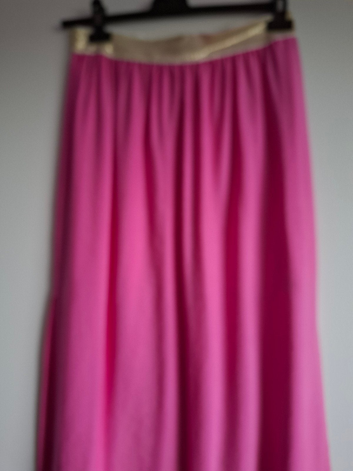 Lange rose rok met split mt m, Maat 38/40 (M), Nieuw, Ophalen of Verzenden, Roze