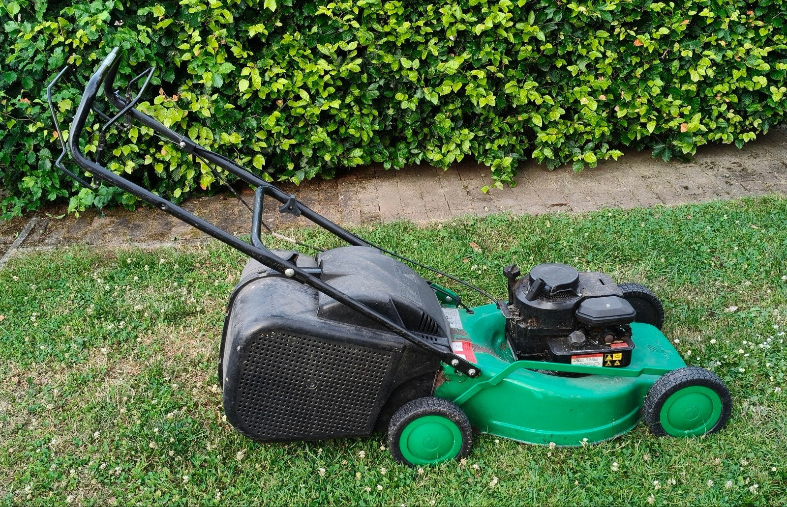 Briggs & Stratton grasmaaier, bladblazer, bosmaaier, hegge.., Ophalen, Gebruikt