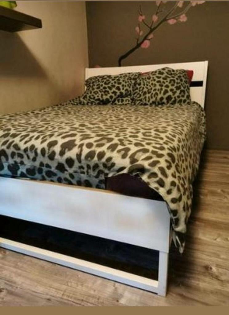 Compleet Ikea Trysil bed,lattenbodems,perfect matras 140x200, Ophalen of Verzenden