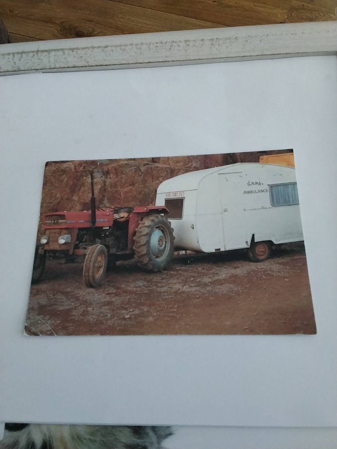SARK. TRACTOR. DRAWN AMBULANCE 1990, Ophalen of Verzenden, 1980 tot heden, Voertuig