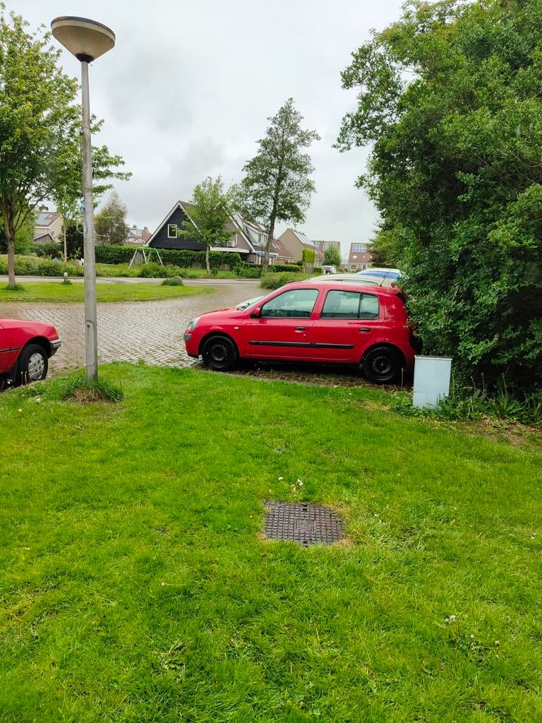 Renault Clio 1.2 16V 79 pk 5D 2006 Rood, Auto's, Renault, Particulier, Clio, Airbags, Airconditioning, Boordcomputer, Centrale vergrendeling