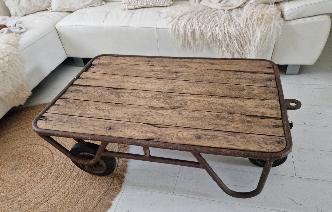 Unieke Industriële Salontafel op Wielen - Vintage Hout, Antiek en Kunst, Ophalen of Verzenden