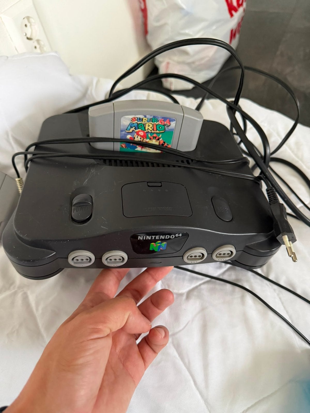 Nintendo 64 Console met 2 controllers en 4 games, Spelcomputers en Games, Spelcomputers | Nintendo 64, Gebruikt, Met 2 controllers
