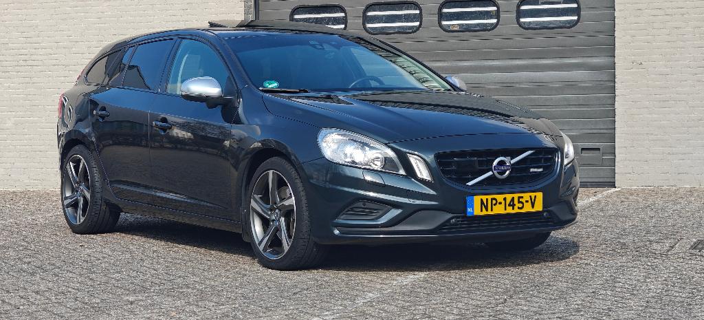 Volvo V60 T6 304pk Geartronic AWD 2011 Grijs R-design, Automaat, 1800 kg, 2953 cc, Vierwielaandrijving