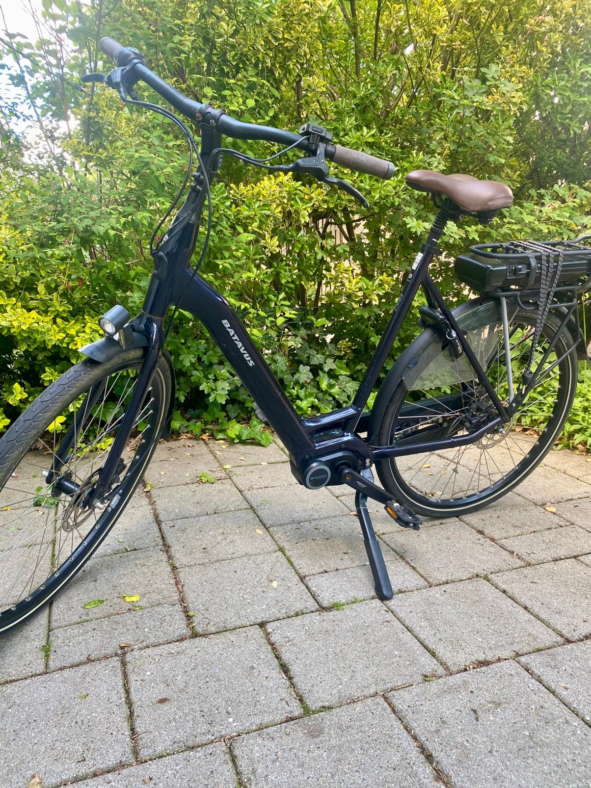Batavus FINEZ E-go (donkerblauw) framemaat 57 (2023), Ophalen, Minder dan 30 km per accu, Batavus, Zo goed als nieuw