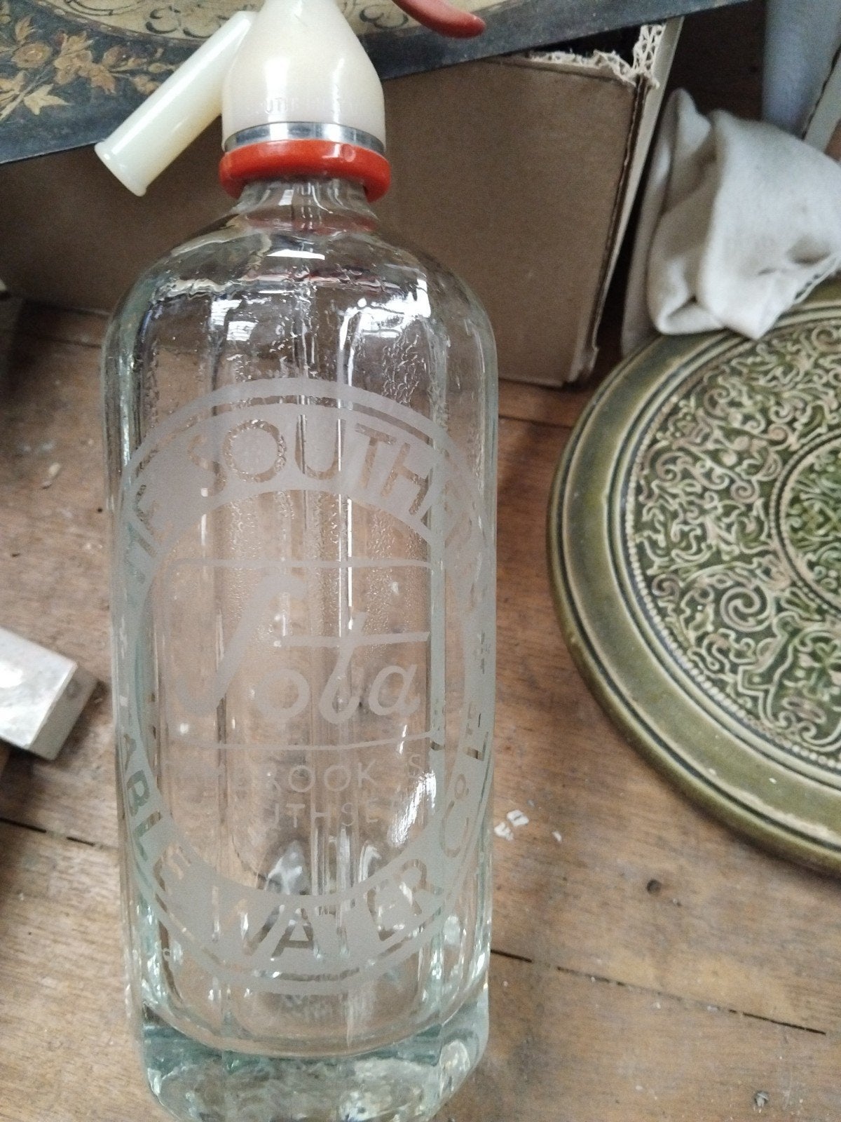 spuitwaterfles, geetst met engelse text, Antiek en Kunst, Ophalen of Verzenden