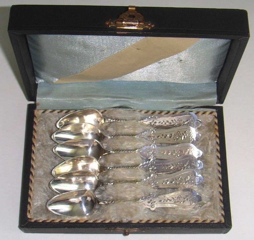 Antiek set zes zilveren mokkalepeltjes in etui ca 1900, Ophalen of Verzenden, Zilver