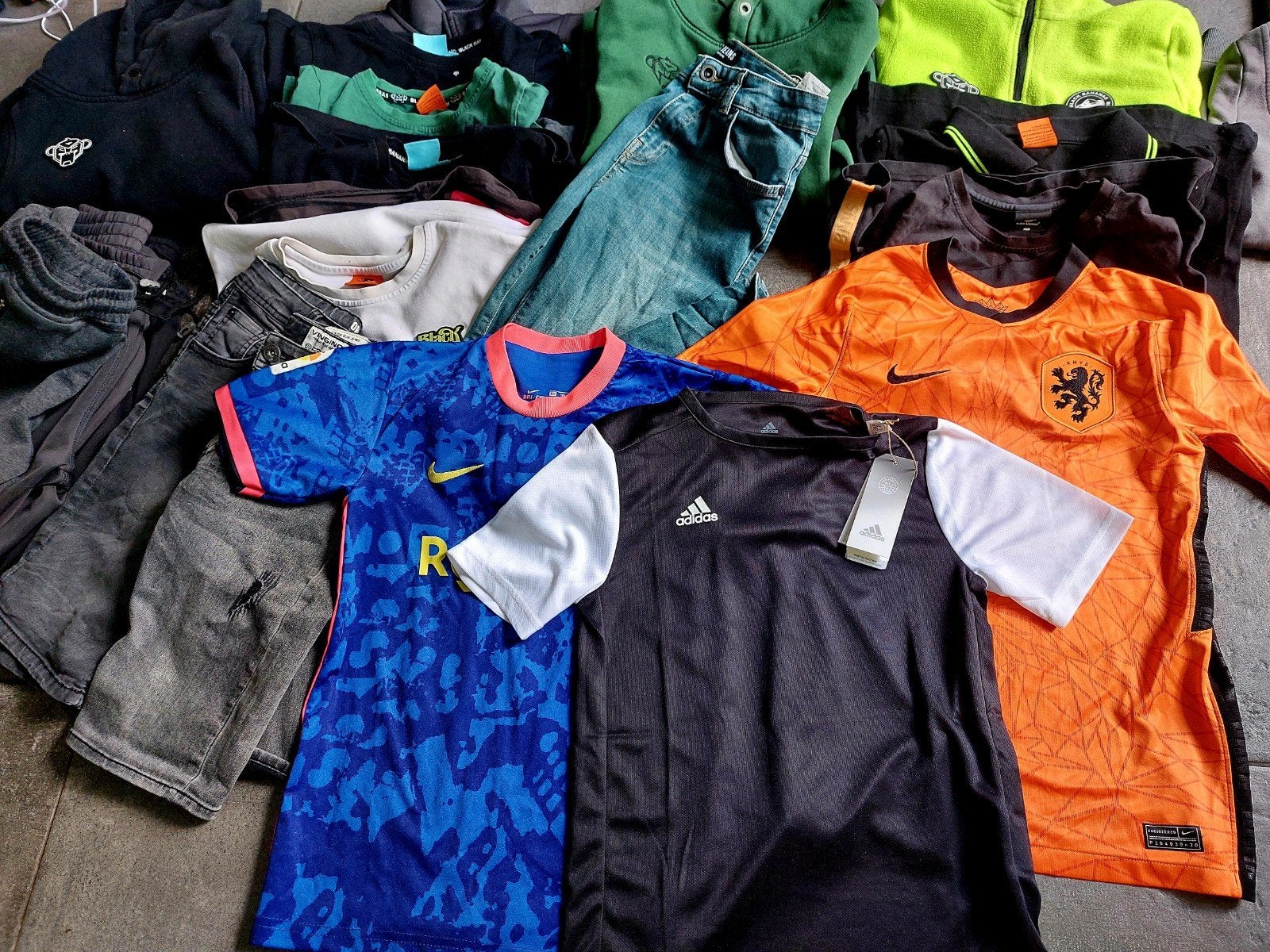 Groot kledingpakket Black Bananas & Moncler jongens 146/152, Kinderen en Baby's, Kinderkleding | Maat 146, Gebruikt, Setje, Jongen