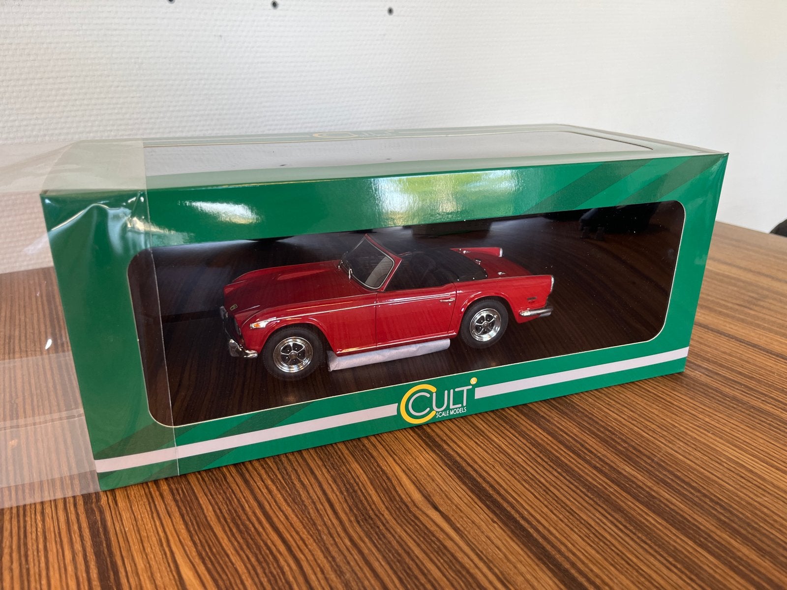 Cult Scale Models Triumph TR5 P.I. Rood - Nieuw in Doos, Ophalen of Verzenden, Nieuw, Auto