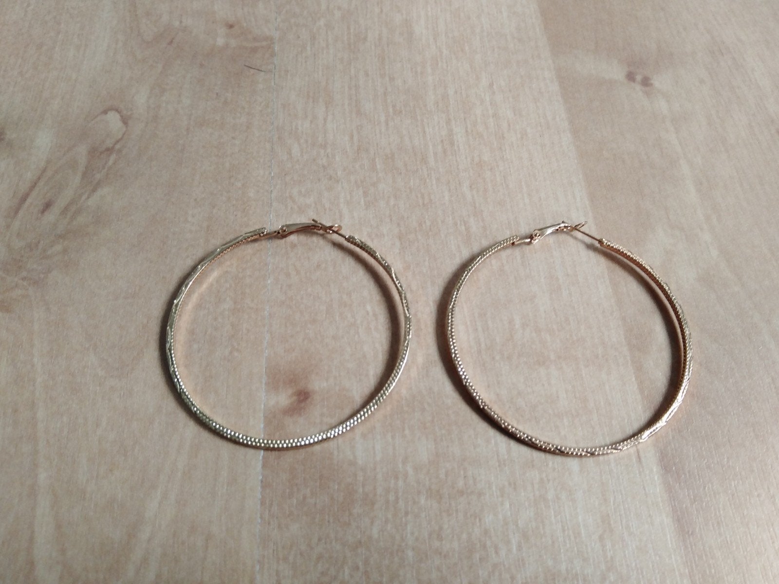 goudkleurige oorringen, Overige materialen, Hangers, Ophalen of Verzenden, Zo goed als nieuw