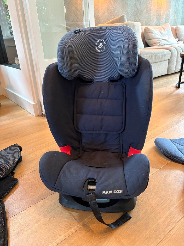 Autostoel 9-36 kg - Maxi Cosi Titan Nomad Blue Isofix, Gebruikt, Verstelbare rugleuning, Ophalen of Verzenden, 9 t/m 36 kg