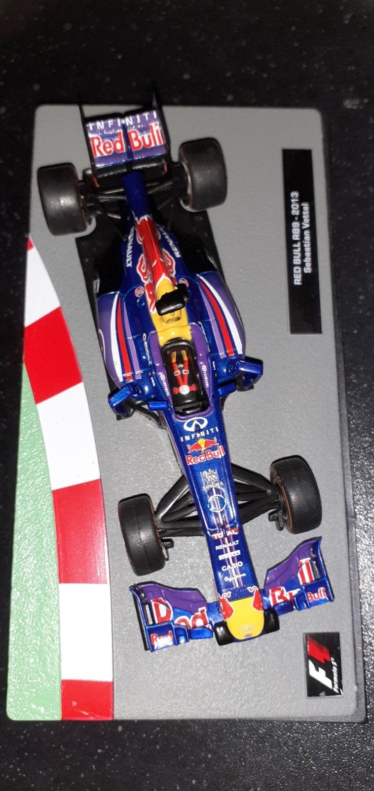 Red Bull RB9 2013 Sebastian Vettel schaalmodel, Overige merken, 1:50 of kleiner, Auto, Nieuw