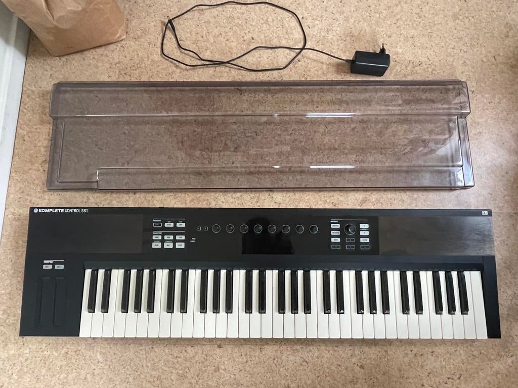 Komplete Kontrol S61 MK1 met decksaver, Muziek en Instrumenten, Ophalen of Verzenden, Zo goed als nieuw, 61 toetsen, Overige merken