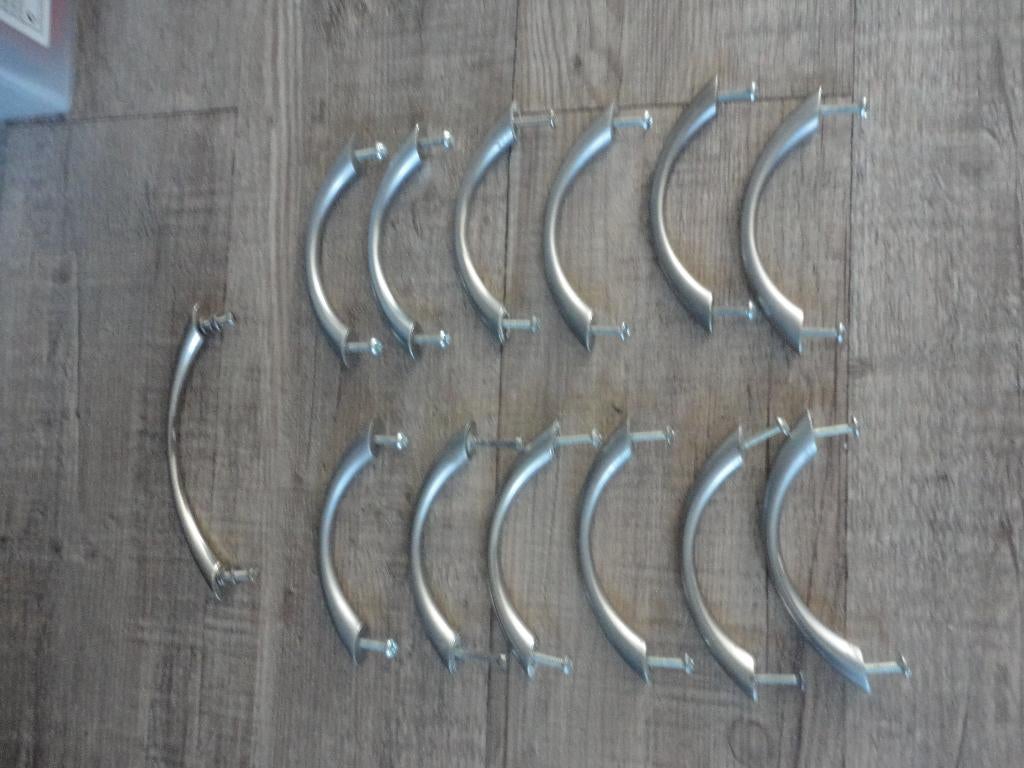 TE KOOP  12  IKEA KEUKEN KASTHANDGREPEN /, Ophalen of Verzenden, Gebruikt, 25 tot 50 cm, Minder dan 100 cm