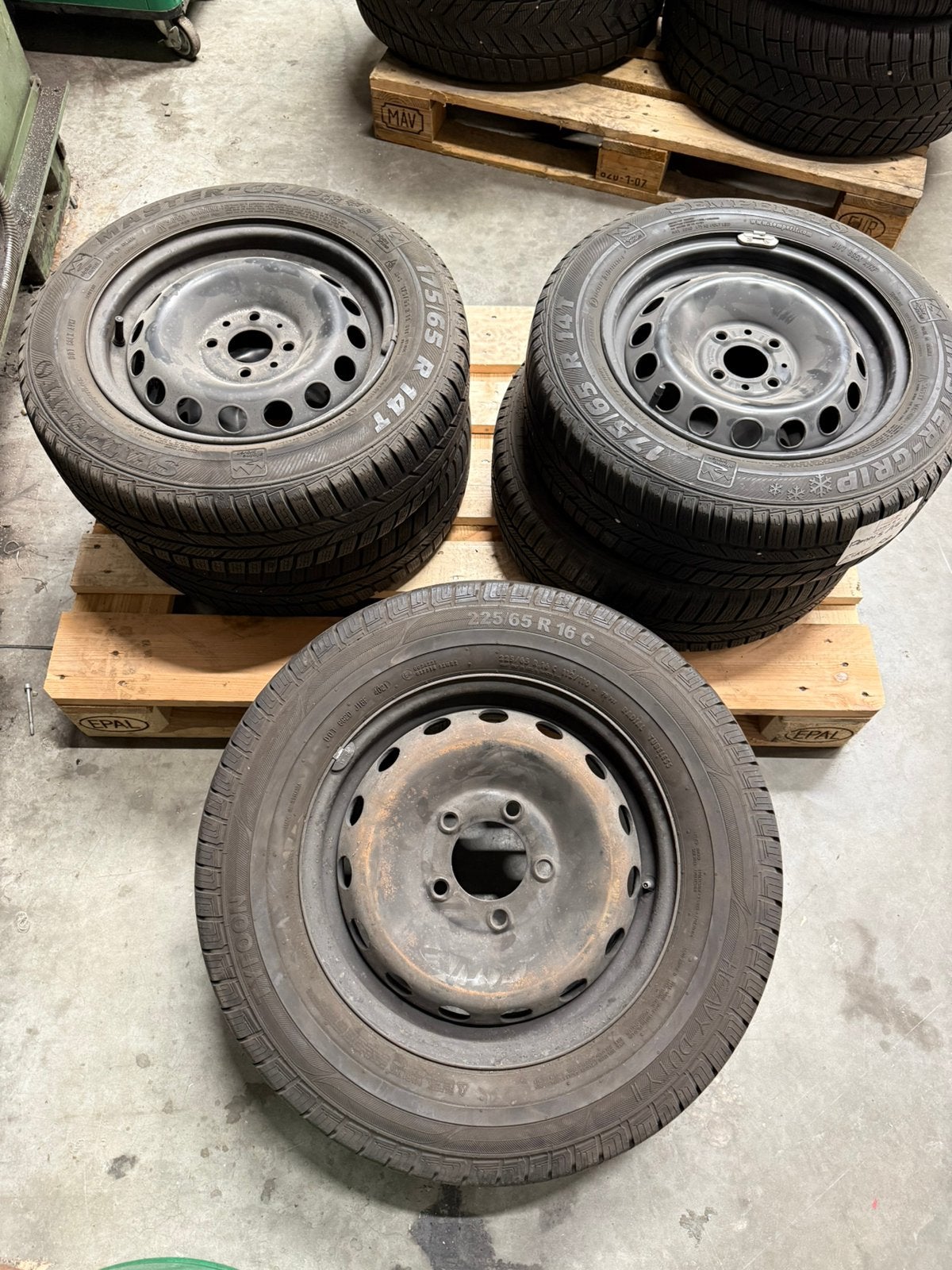 Gratis ophalen 4 winterwielen fiat 500 en 1 wiel traffic, Ophalen