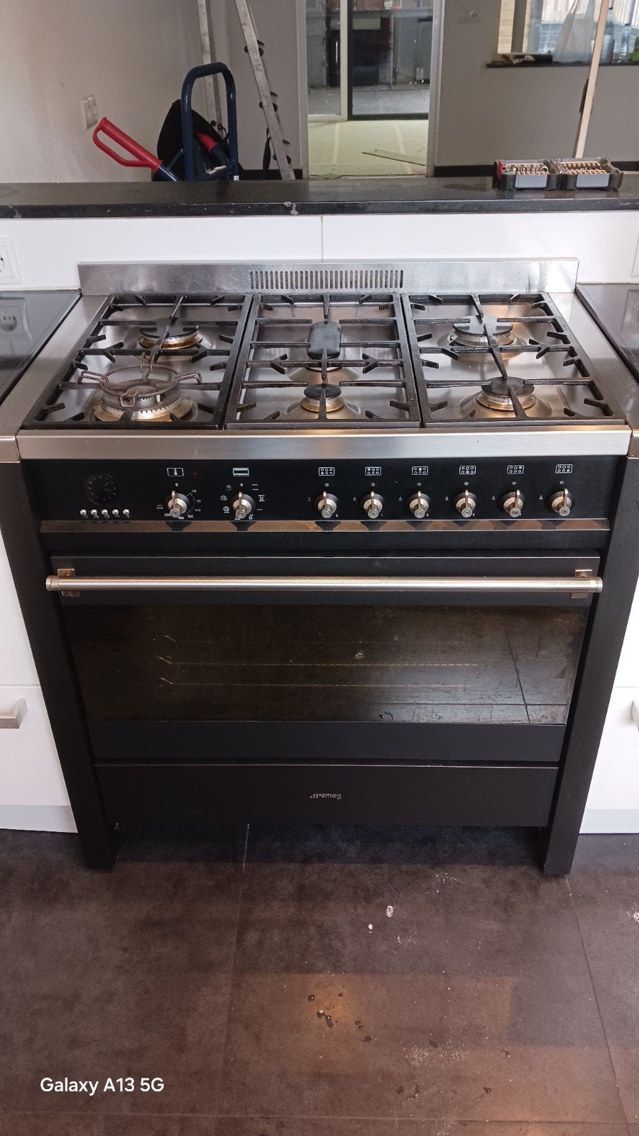 Smeg Fornuis met Gas Kookplaat en Whirlpool Afzuigkap, Ophalen, Gebruikt, Hete lucht, 60 cm of meer