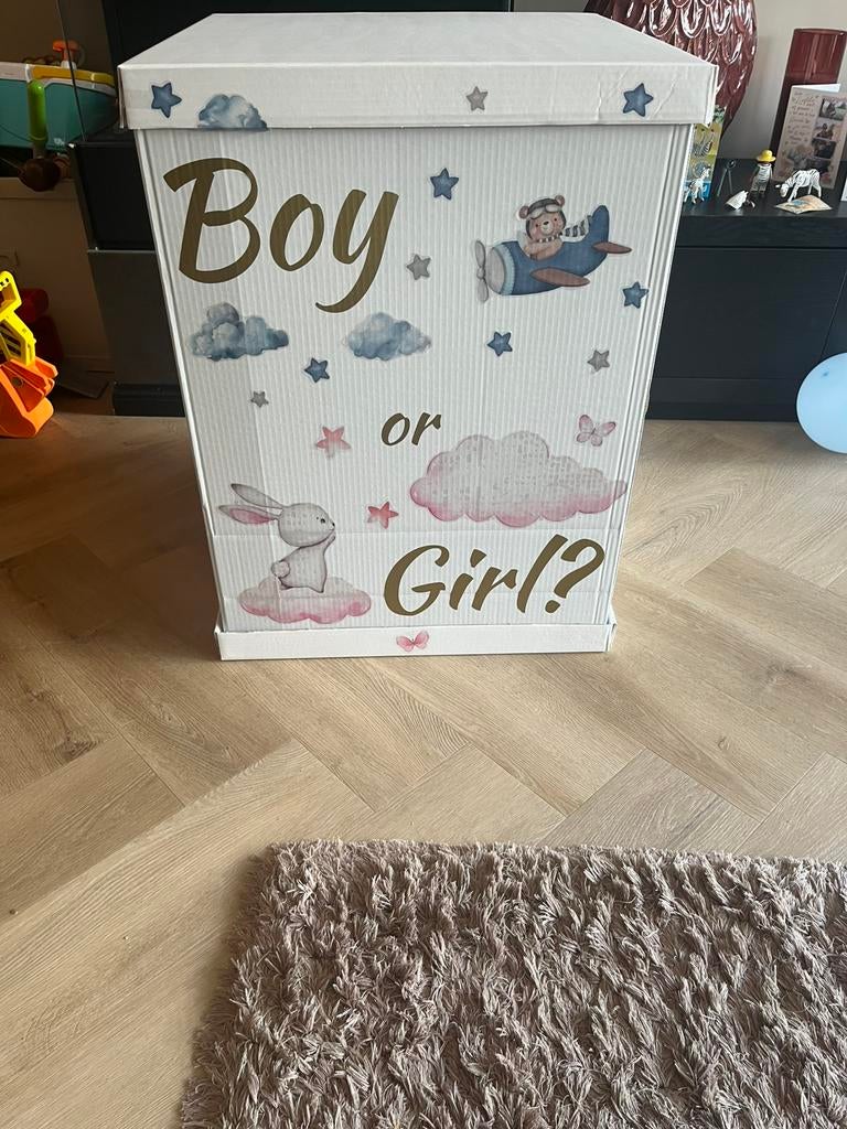 Gender reveal doos, Ophalen of Verzenden, Zo goed als nieuw