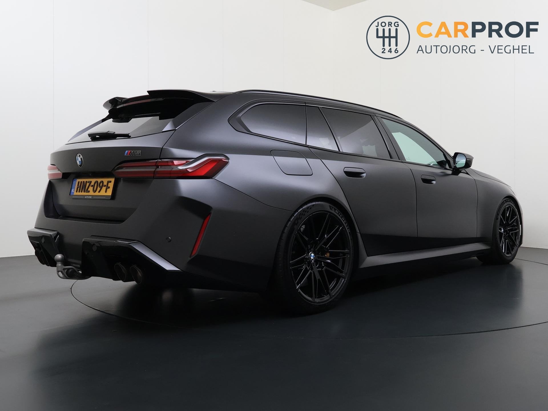 BMW 5-serie Touring M5 NL Auto | BTW | Keramische remmen | A, Auto's, Automaat, Dealer onderhouden, Gebruikt, 2000 kg