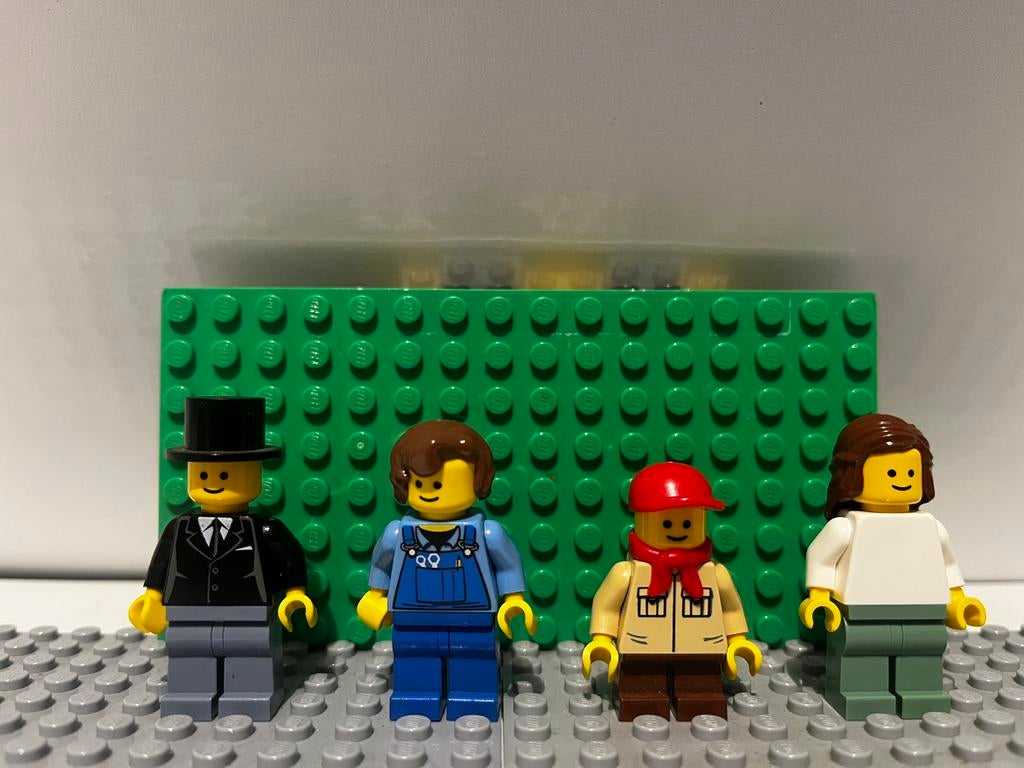 Minifiguren uit de legoset 10185, Kinderen en Baby's, Speelgoed | Duplo en Lego, Ophalen of Verzenden, Zo goed als nieuw
