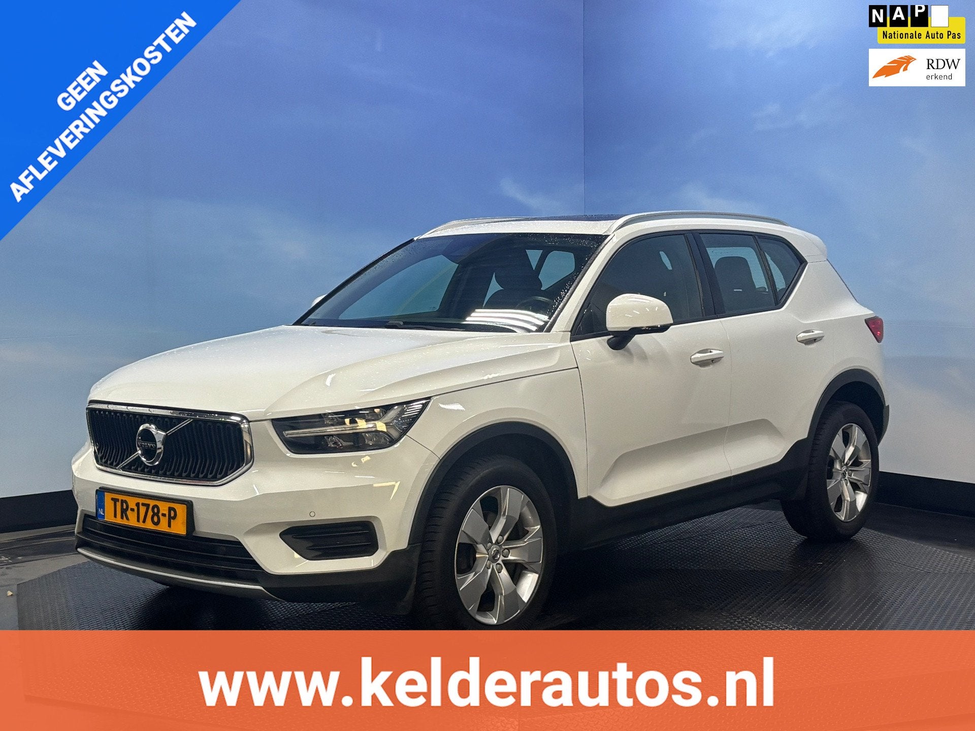 Volvo XC40 1.5 T3 Momentum Navi | Clima | Cruise | Pano, Auto's, Voorwielaandrijving, Dealer onderhouden, Gebruikt, Euro 6