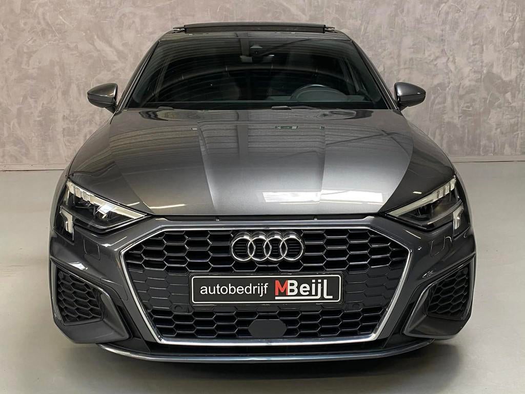 Audi A3 Limousine 30 TFSI S edition /3 X S-Line /Pano /Carpl, Gebruikt, 23 km/l, Bedrijf, Hybride Elektrisch/Benzine