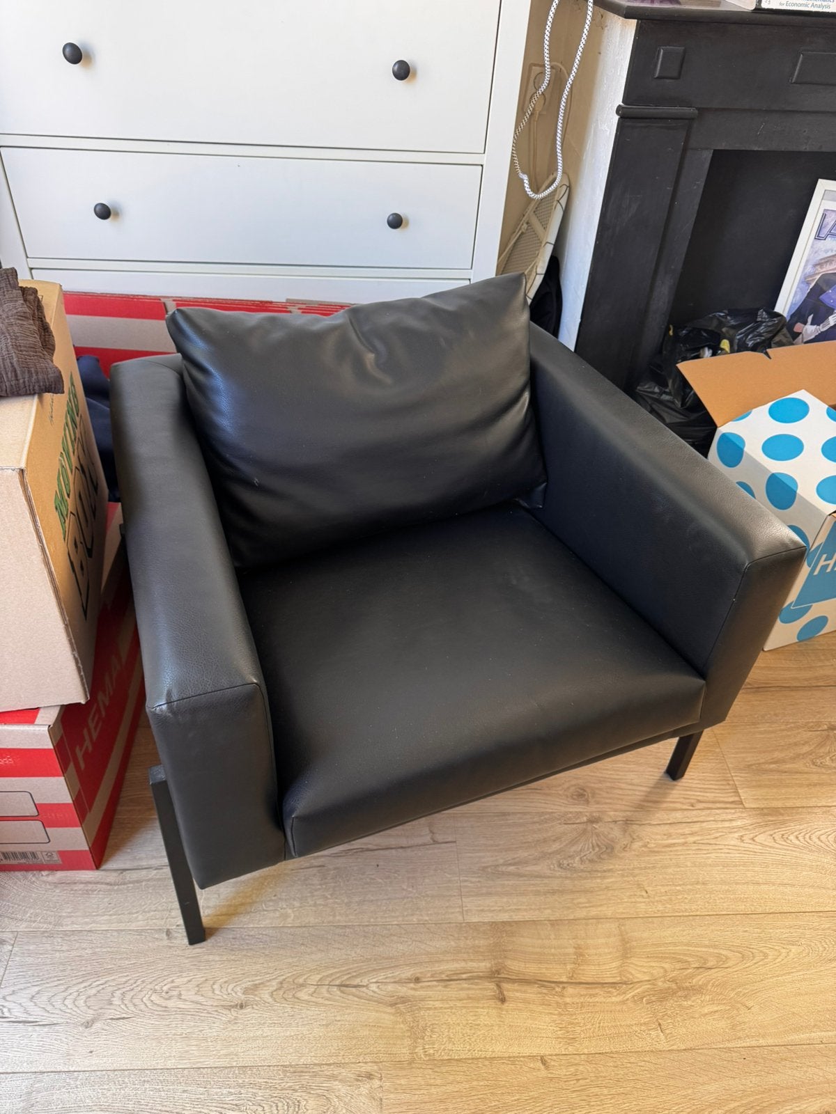 Zwarte fauteuil ikea, Ophalen, Zo goed als nieuw, 75 tot 100 cm, 50 tot 75 cm