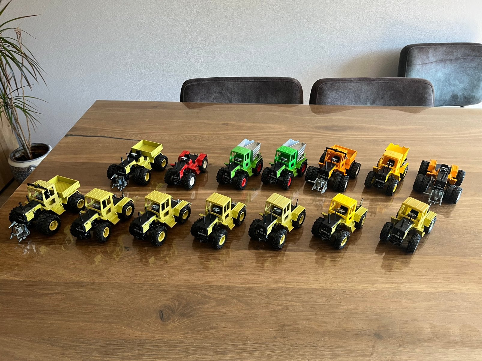 14 MB trac’s 800 Siku tractors Mercedes benz, Ophalen of Verzenden, Zo goed als nieuw, Auto, SIKU