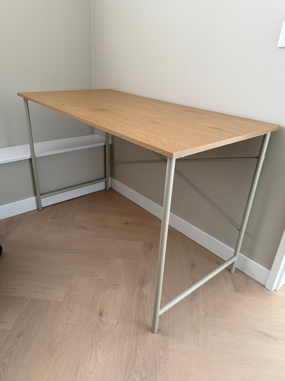 Jysk Astrup bureau eiken/taupe 120x60 cm, Ophalen, Zo goed als nieuw, Jysk
