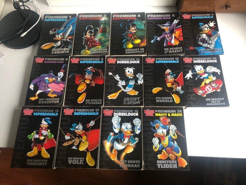 Donald Duck Premium 1-2-4-6-7-8-9-12-13-14-15-17-18-28, Boeken, Meerdere stripboeken, Ophalen of Verzenden, Gelezen, Donald Duck