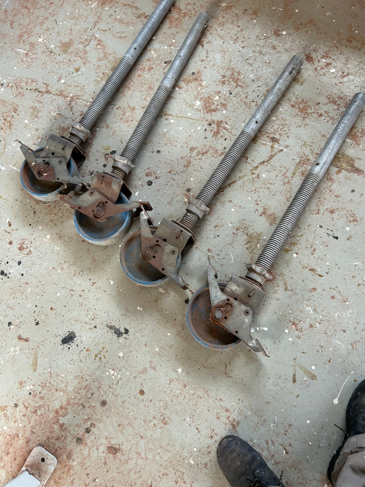 Tk 4 gebruikte steigerwielen, Doe-het-zelf en Verbouw, Ophalen, Zo goed als nieuw, Overige typen, Minder dan 2 meter
