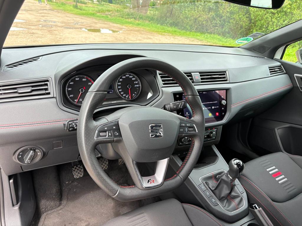 SEAT Ibiza 1.0 TSI FR 1E EIGENAAR/LED/CLIMA/CRUISE/CARPLAY, Auto's, Seat, Voorwielaandrijving, Gebruikt, Zwart, Bedrijf