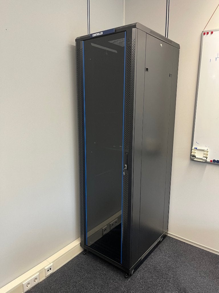 Server kast 42U, Computers en Software, Serverkasten, Ophalen, Gebruikt, Glas, Plaatstaal