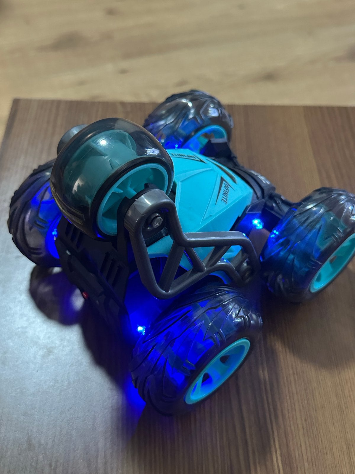 Stunt RC Auto met LED Verlichting - Afstandsbediening, Ophalen, Gebruikt, Afstandsbediening