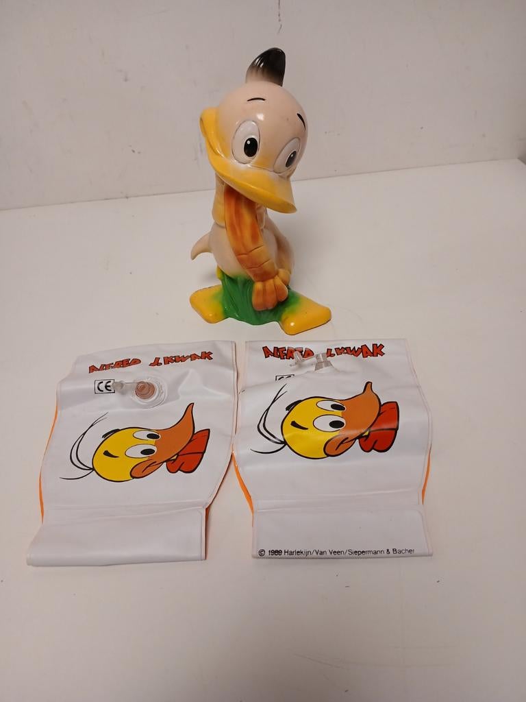 Alfred Jodokus kwak groot figuur en zwembandjes, Verzamelen, Poppetjes en Figuurtjes, Ophalen of Verzenden, Zo goed als nieuw