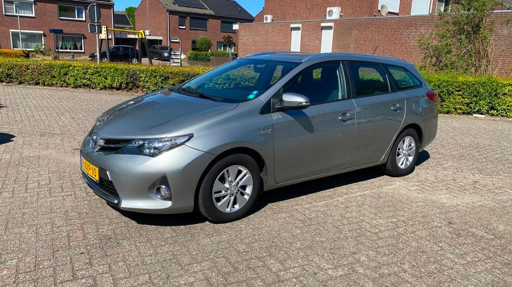 Toyota Auris Touring Sports 1.8 Hybrid Aspiration, Euro 5, Gebruikt, Zwart, 345 kg