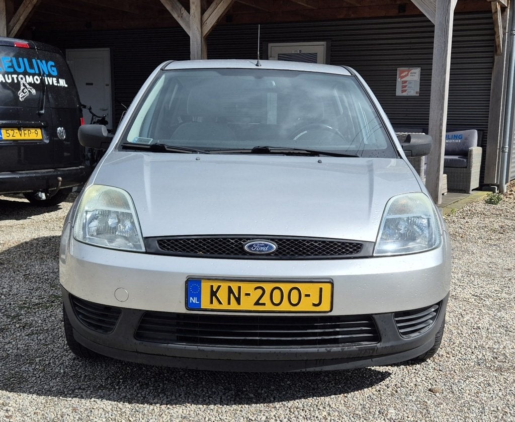 Ford Fiesta 5 Drs grijs, Auto's, Stof, 49 €/maand, Bedrijf, Handgeschakeld