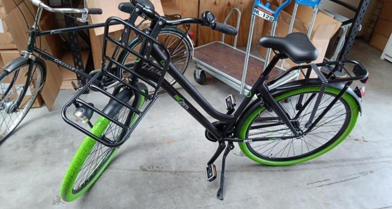 Dames transportfiets met groene banden en voordrager, Fietsen en Brommers, Terugtraprem, 47 tot 50 cm, Zo goed als nieuw, Ophalen