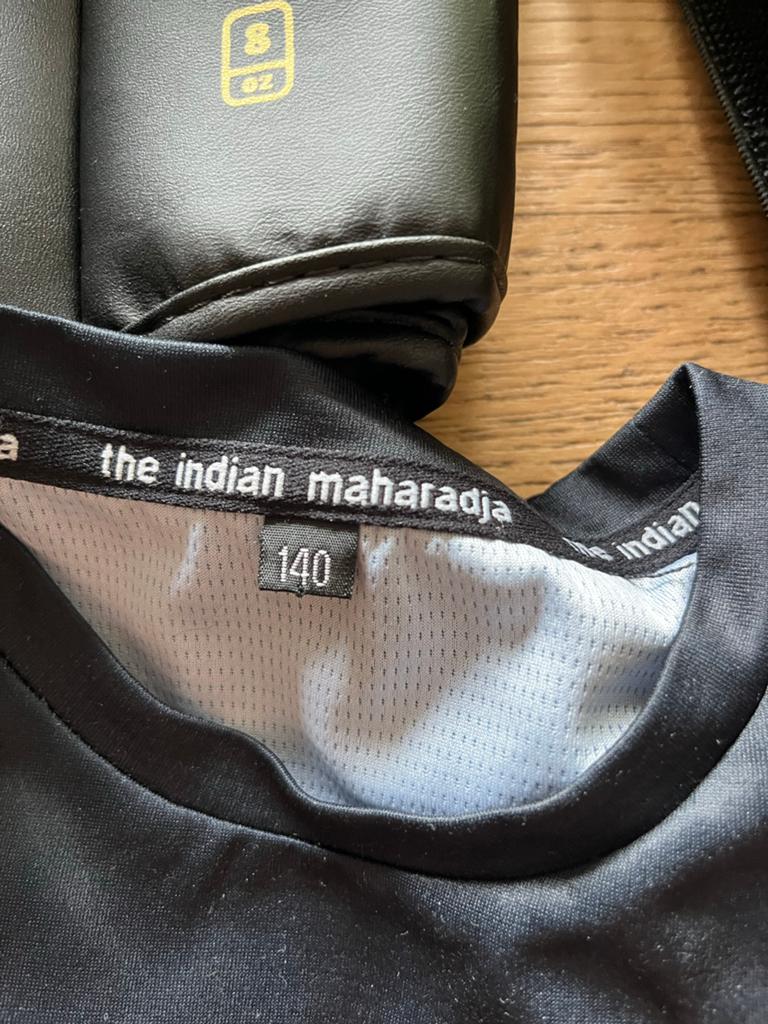 Complete Kickboks Set: Handschoenen, Shirt (Team Coolen), Sc, Overige, Vechtsportbescherming, Ophalen of Verzenden, Zo goed als nieuw