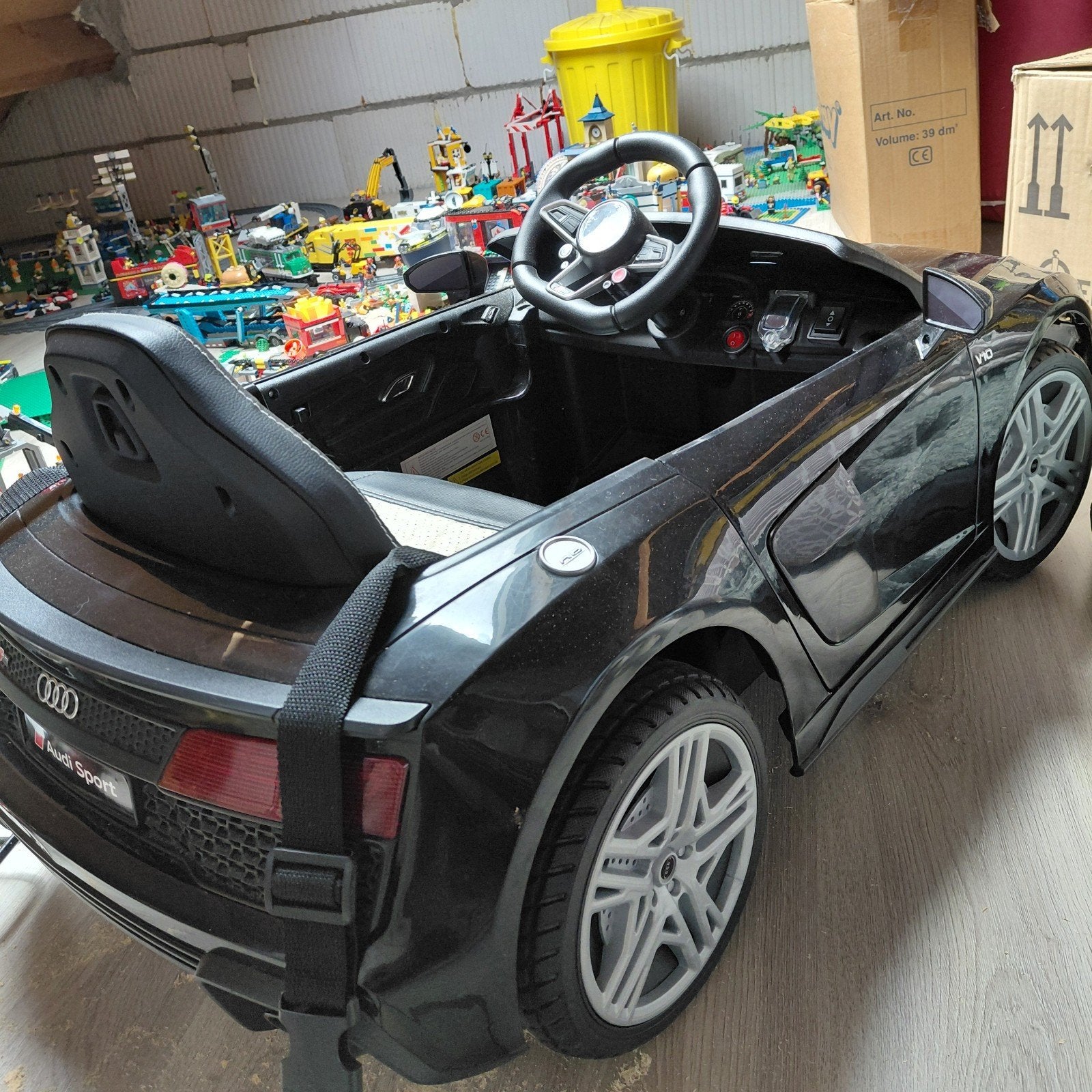 Elektrische kinderauto Audi R8 Spyder zwart, Kinderen en Baby's, Speelgoed | Buiten | Voertuigen en Loopfietsen, Ophalen, Gebruikt