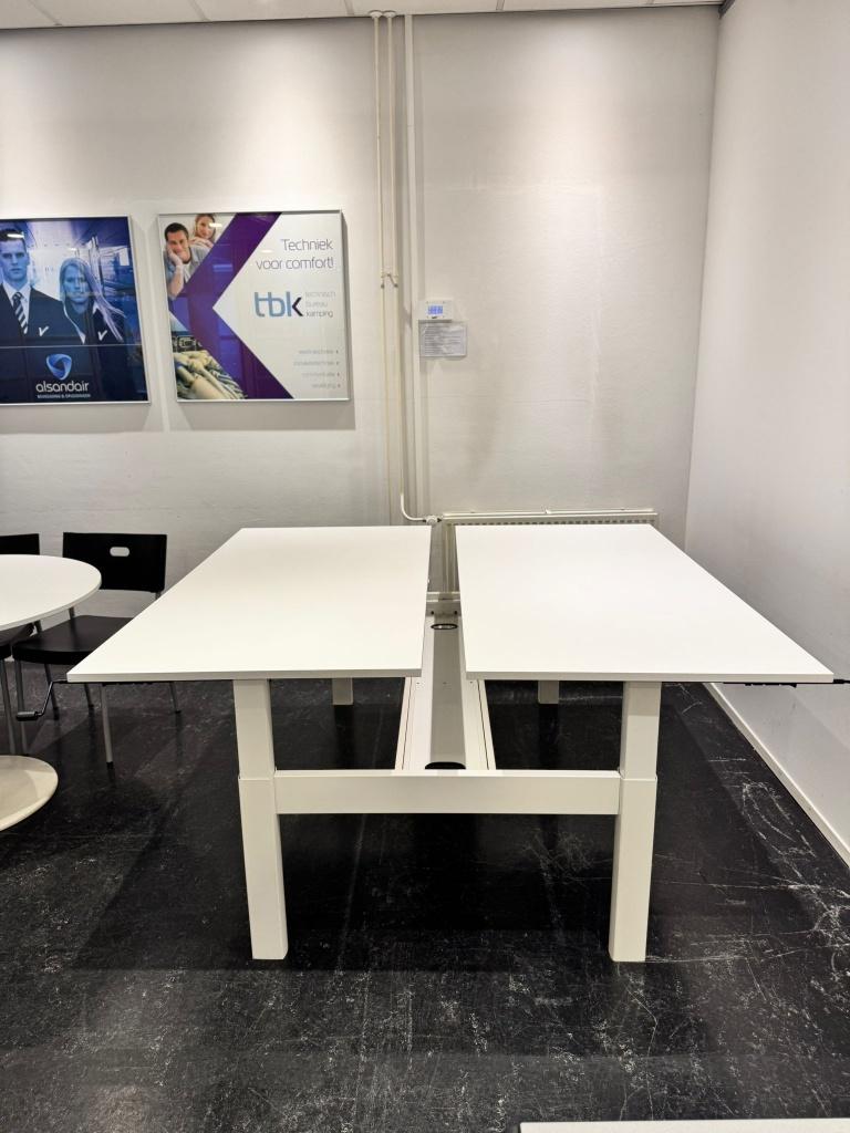 Duo zit-sta bureau (slinger), Huis en Inrichting, Bureaus, Ophalen, 160 cm, Zo goed als nieuw, Overige merken
