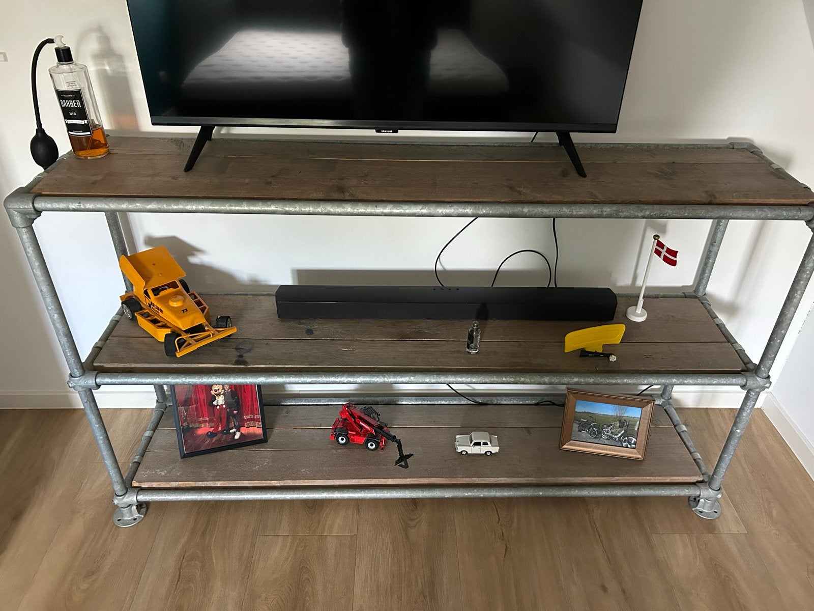 Industriële TV-meubel/dressoir van hout en metaal, Huis en Inrichting, Ophalen, Gebruikt, 100 tot 150 cm, 25 tot 50 cm