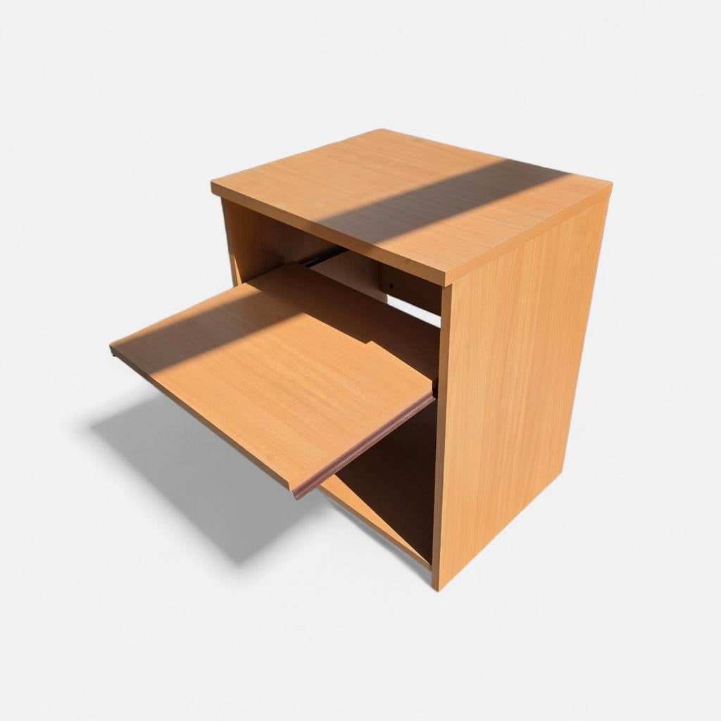 Meubel met uitschuifbare plank, Ophalen