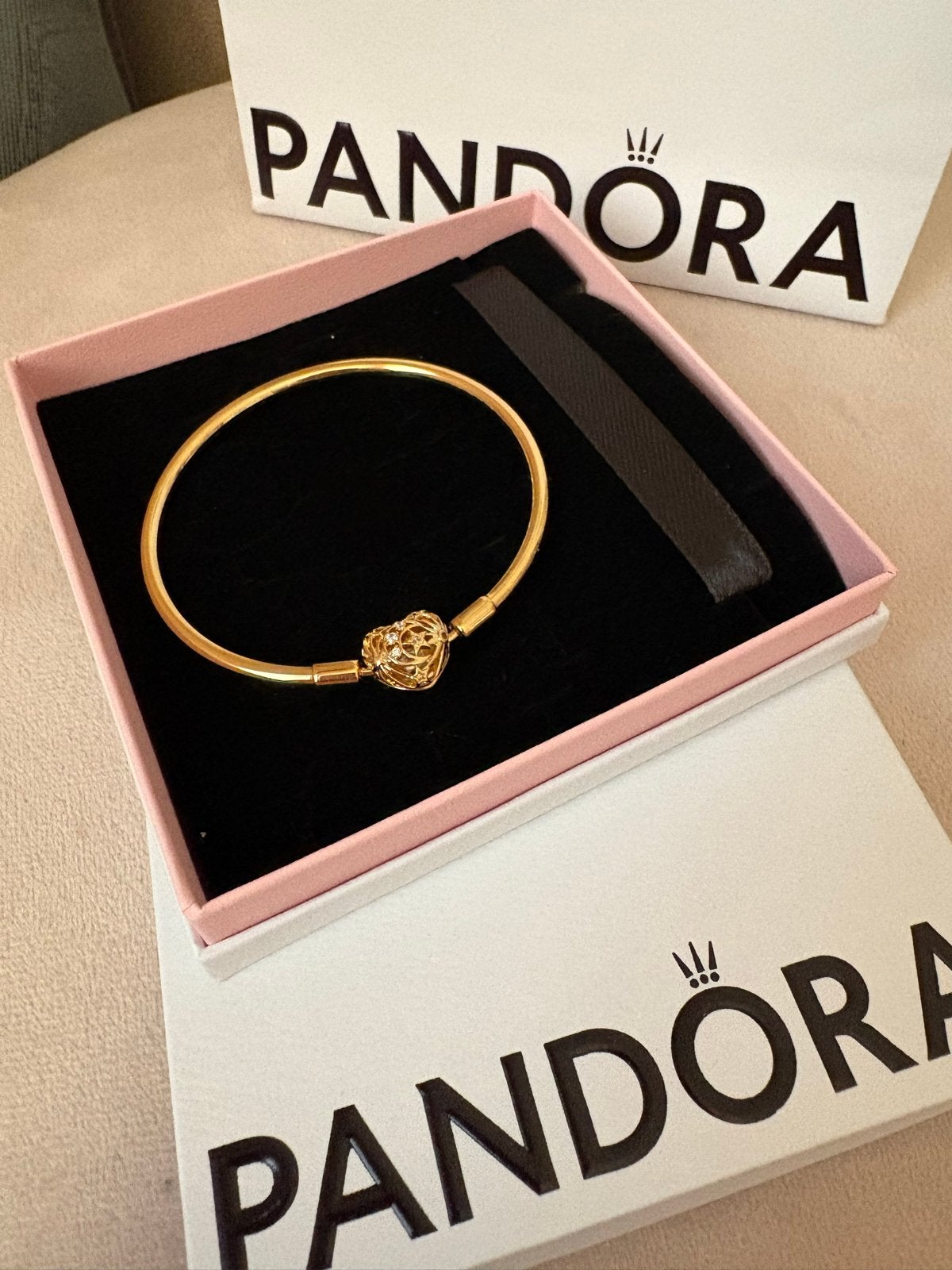 Pandora verguld gouden armband met hartsluiting maat 17, Ophalen, Nieuw, Goud, Met kristal