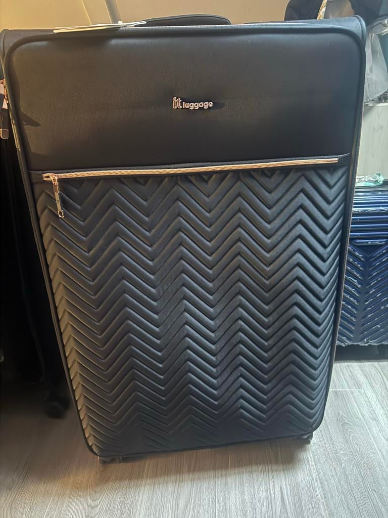 Nieuwe IT Luggage koffer - 135 liter, Hard kunststof, Nieuw, Ophalen of Verzenden, 70 cm of meer